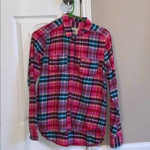 Super cute Hollister plaid shirt!